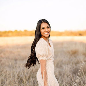 Meet your Posher, Anahi